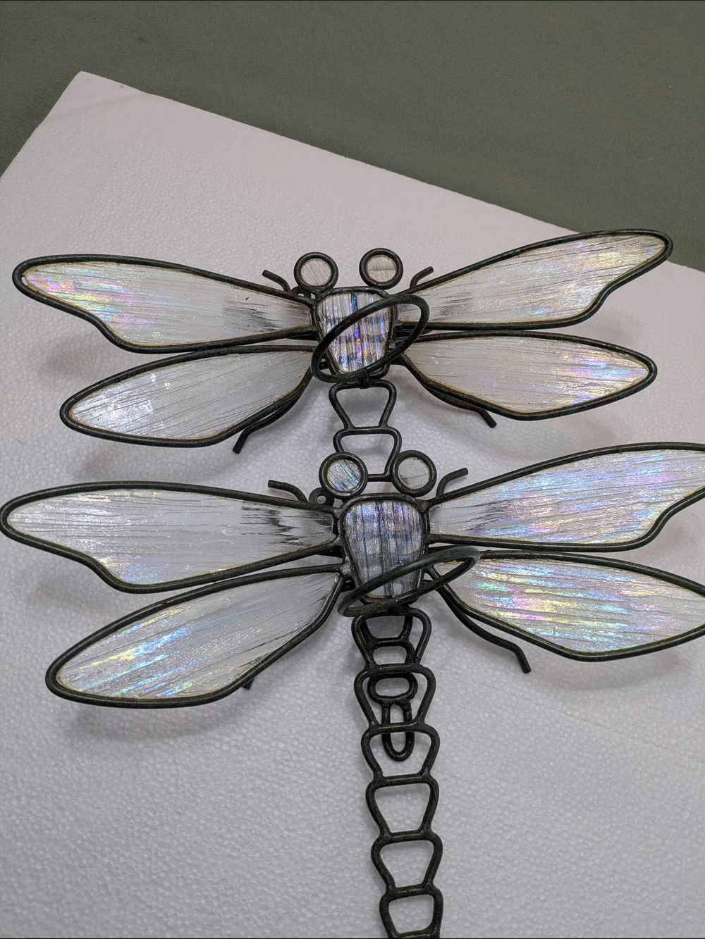 N/A elegant iridescent